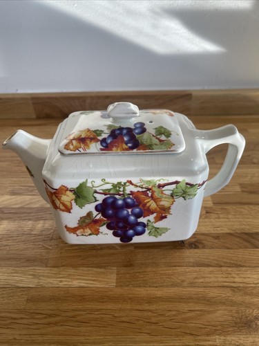 Early 1930 ringtons teapot - 1930's,